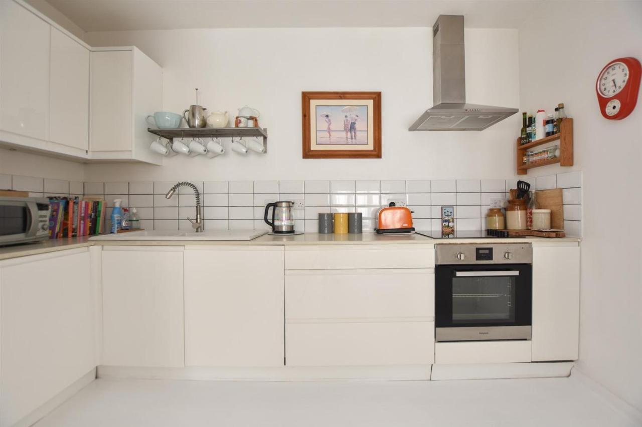 Stunning 2 Bed With Sea View In Hastings Old Town Apartamento Exterior foto